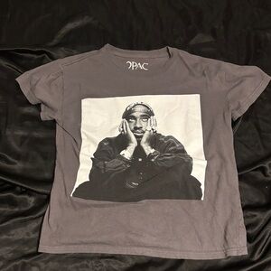 H&M Gray Graphic Tee - Short Sleeve